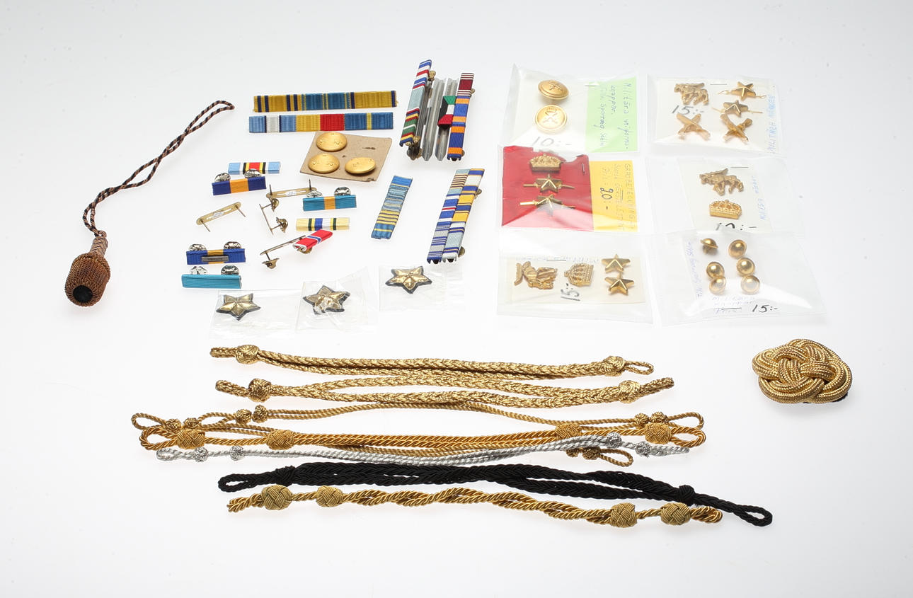 UNIFORMSDETALJER, 19/200-tal.