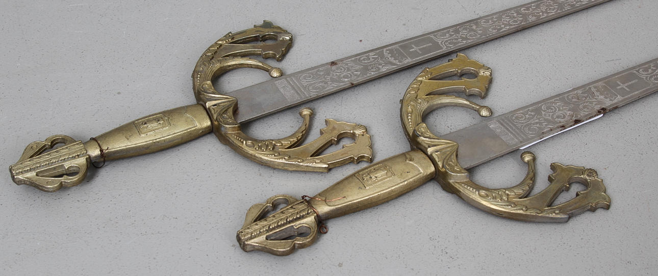 PRYDNADSSVÄRD, ett par, 1900-tal.