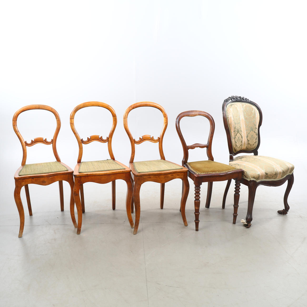 NEO-ROCOCO AND ROCOCO STYLE CHAIRS, 5 pieces. Furniture - Armchairs ...