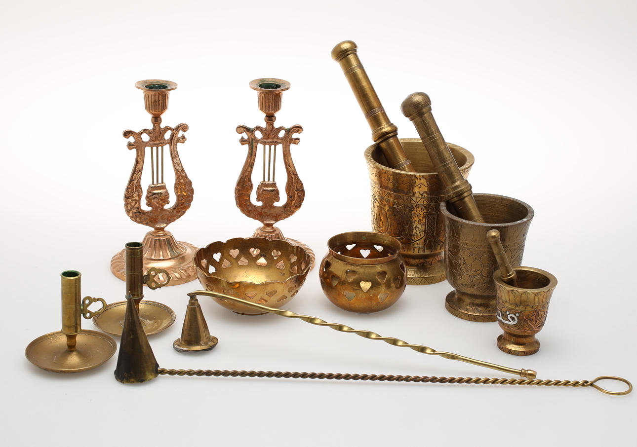 MÄSSINGSFÖREMÅL, 11 delar.