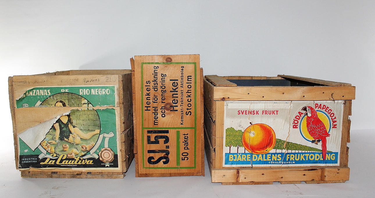 TRÄLÅDOR, Tre stycken.