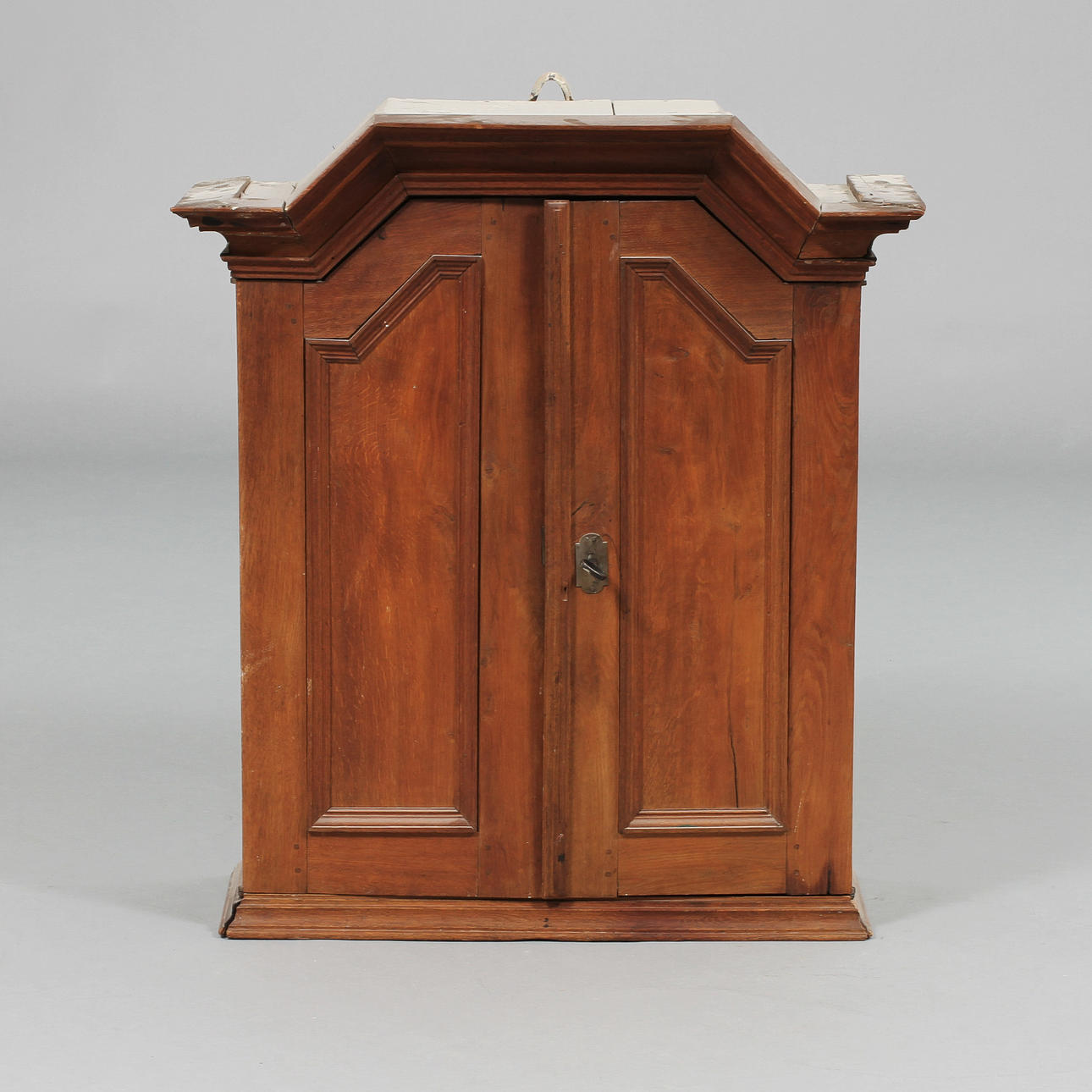 VÄGGSKÅP, 1800-tal.