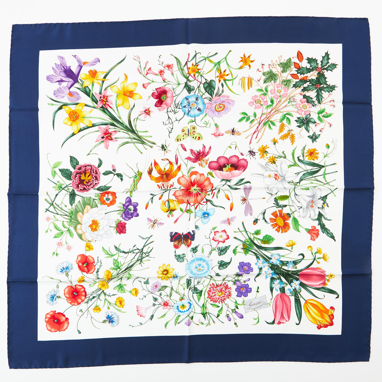 GUCCI, scarf, “Flora”.