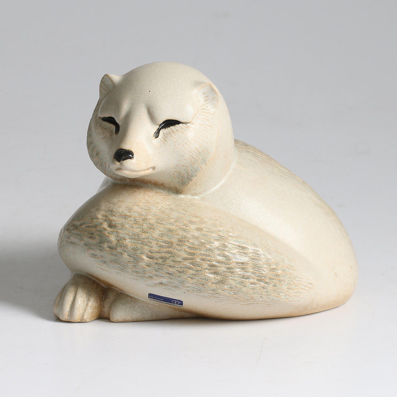 PAUL HOFF. Skulptur, fjällräv, Gustavsbergs Studio. 1900-talets andra hälft.