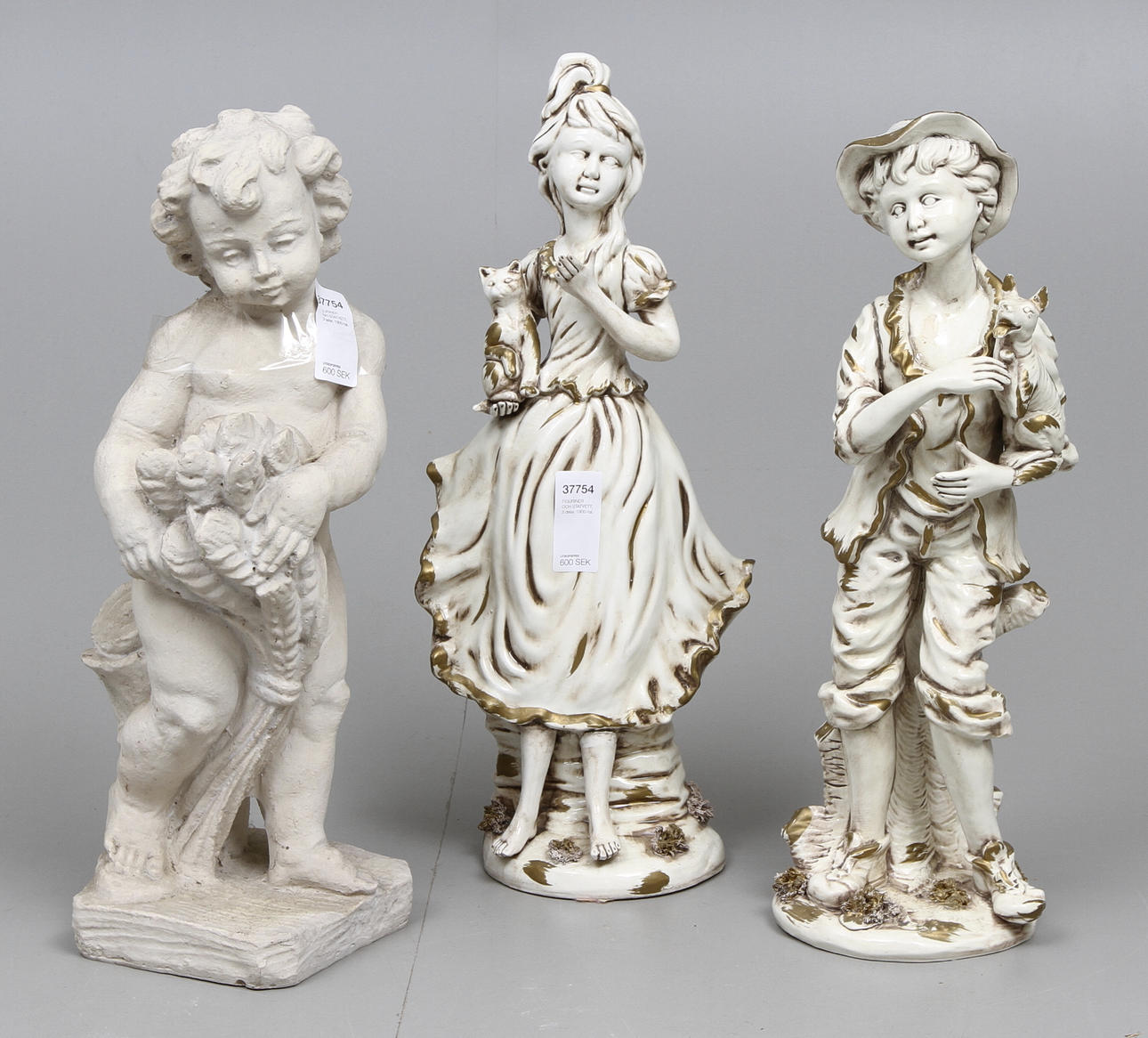 FIGURINER OCH STATYETT, 3 delar, 1900-tal.