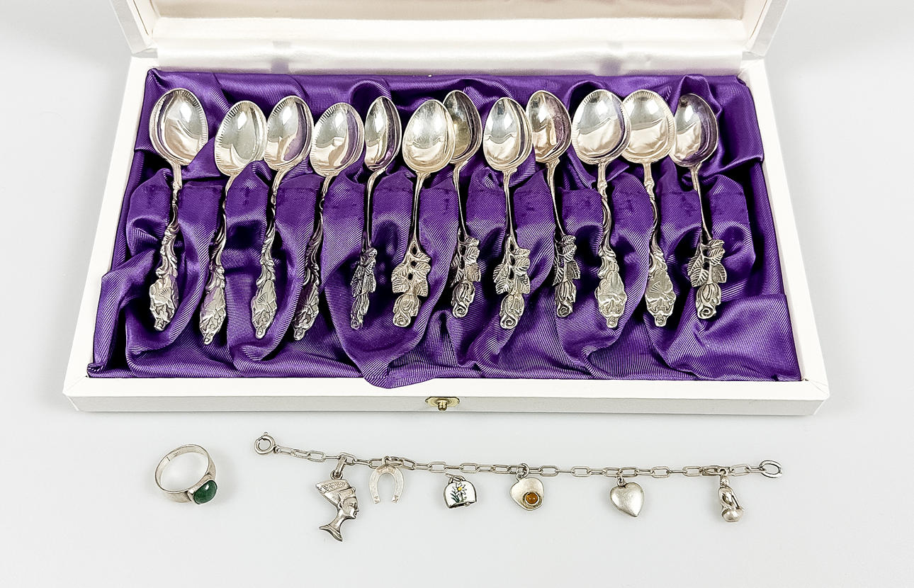 LOT SILVER, 14 pieces, partly sterling.