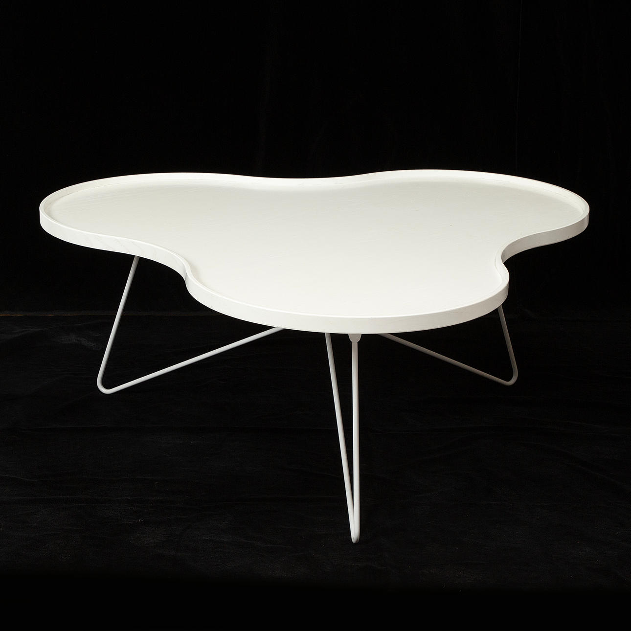 CHRISTINE SCHWARZER. Kaffeetisch, „Flower“, schwedisch.