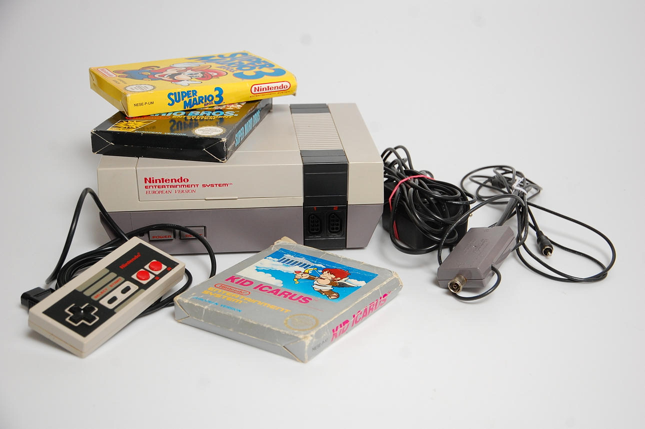 SPELKONSOL, nintendo, 3 st spel.