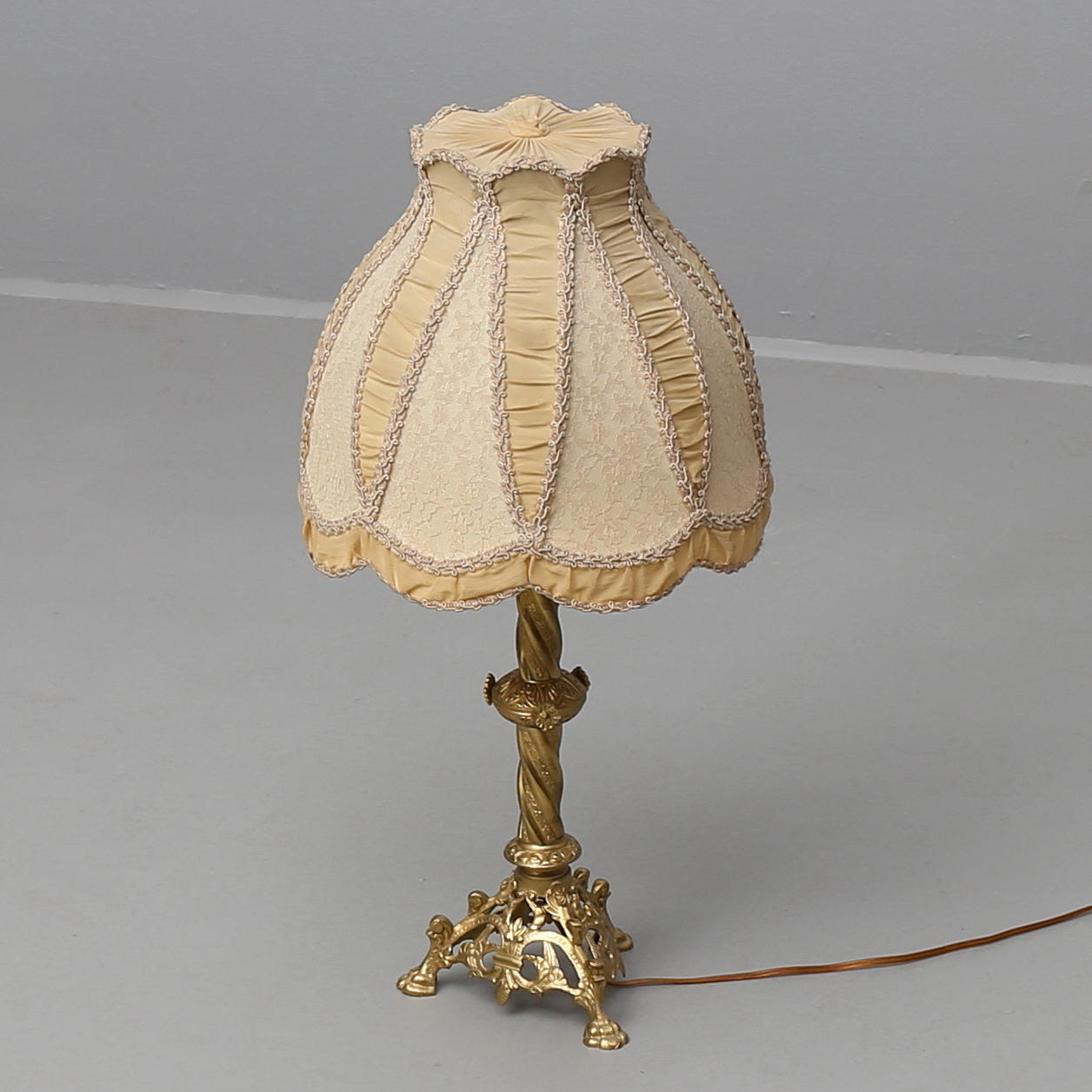 BORDSLAMPA, mässing, 1900-tal.