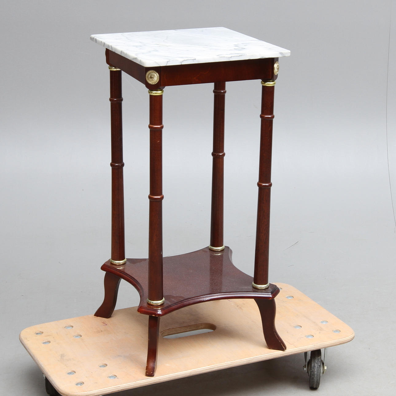 PIEDESTAL, 1900-tal.