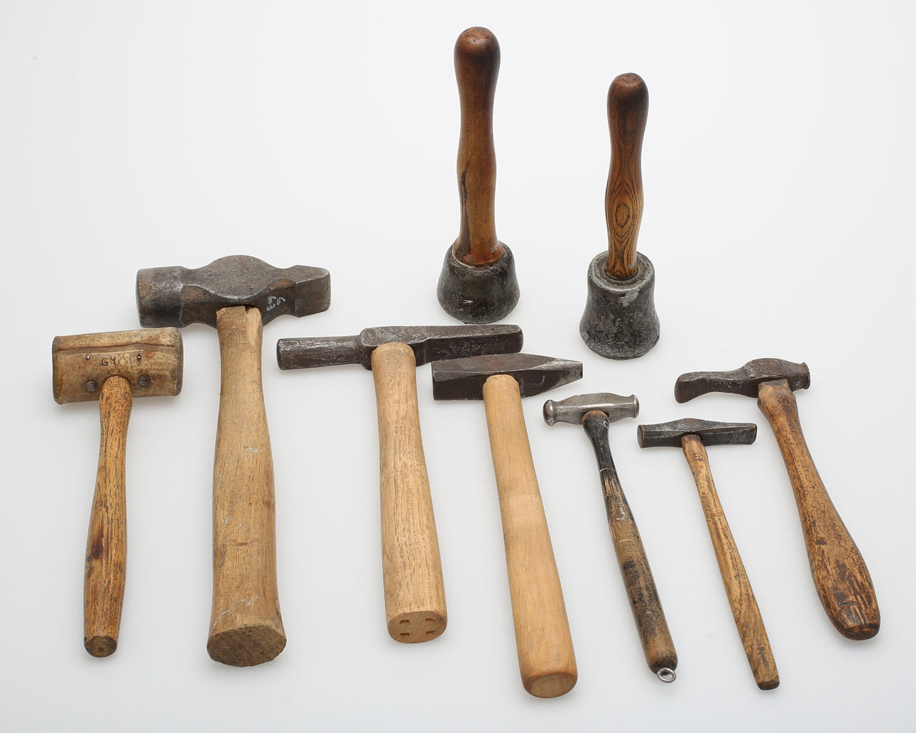 HAMMARE, 7 st samt PUNSAR, 2 st, 1800/1900-tal.