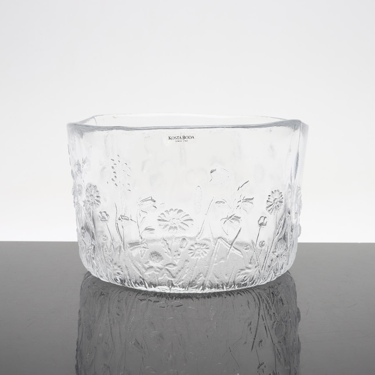 KJELL ENGMAN. „ULLA“, Kosta Boda, Schale.