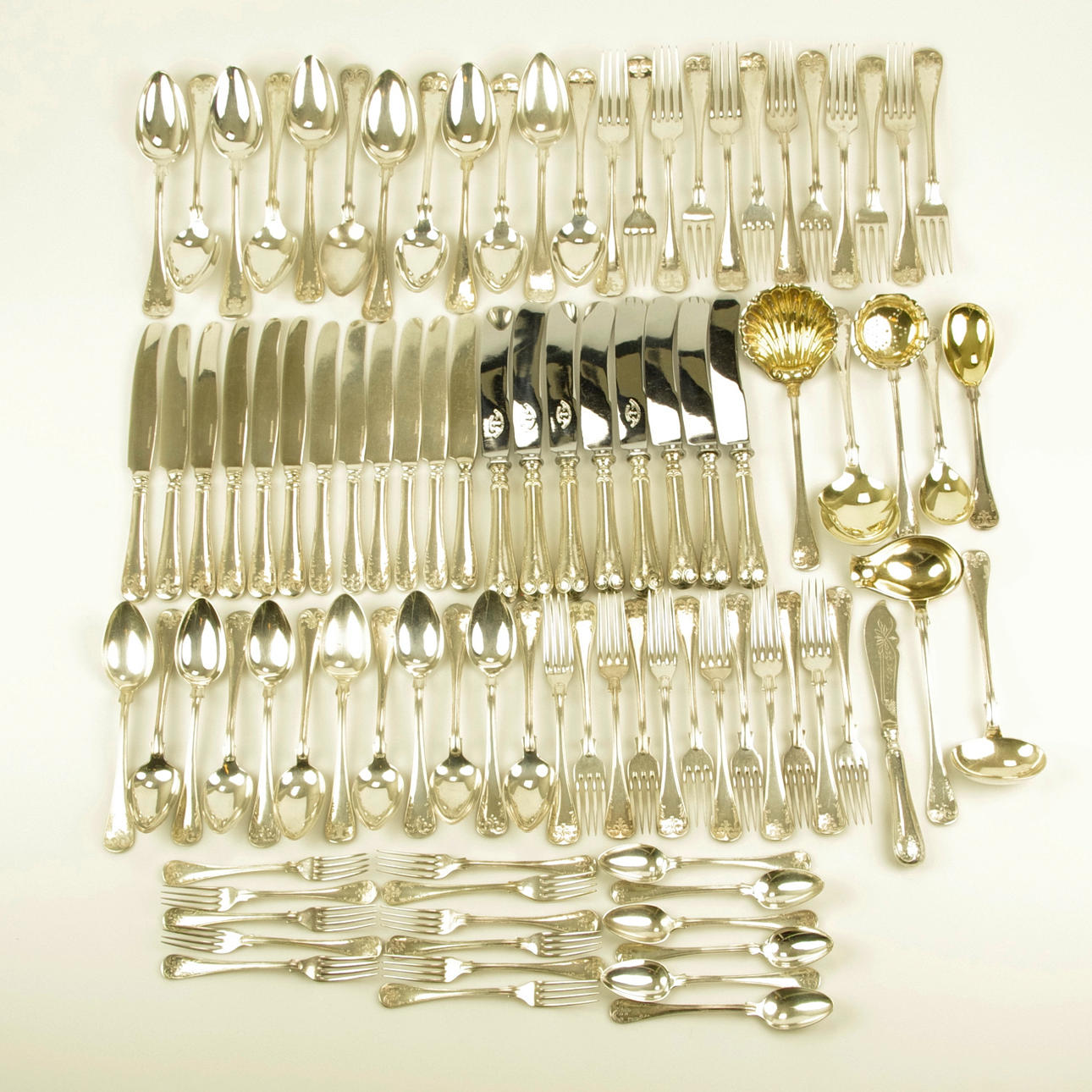 BESTICKUPPSÄTTNING, "Gammel fransk", nysilver.