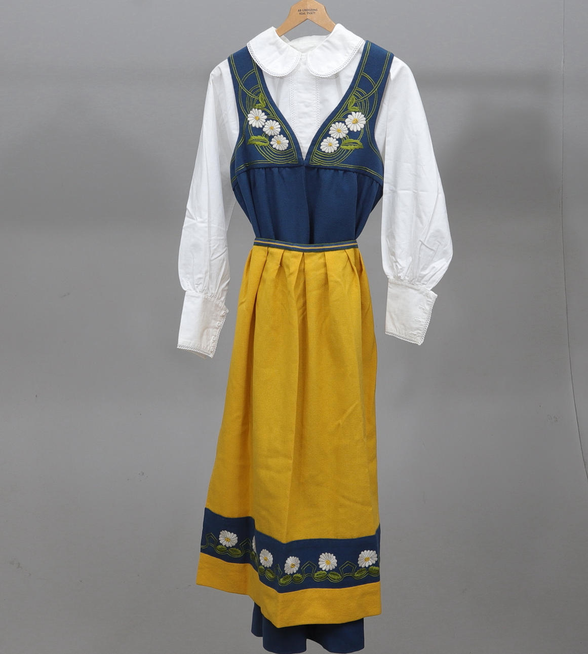 FOLKDRÄKT, 5 delar, Sverigedräkten.