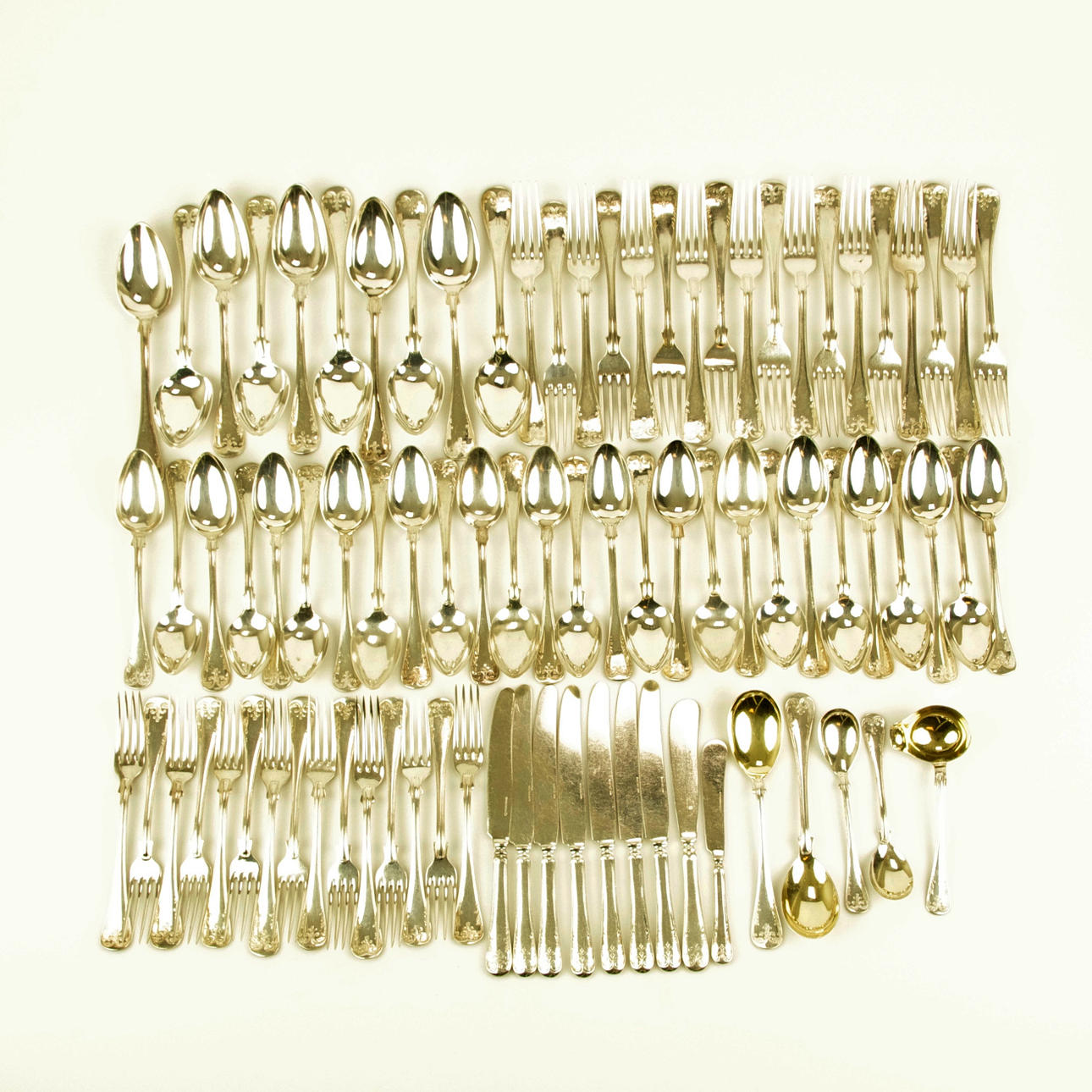 BESTICKUPPSÄTTNING, "Gammel fransk", nysilver.