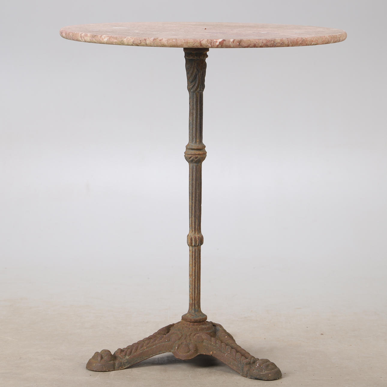 PUUTARHAPÖYTÄ, metalli kivipinnalla, 2000-luku.