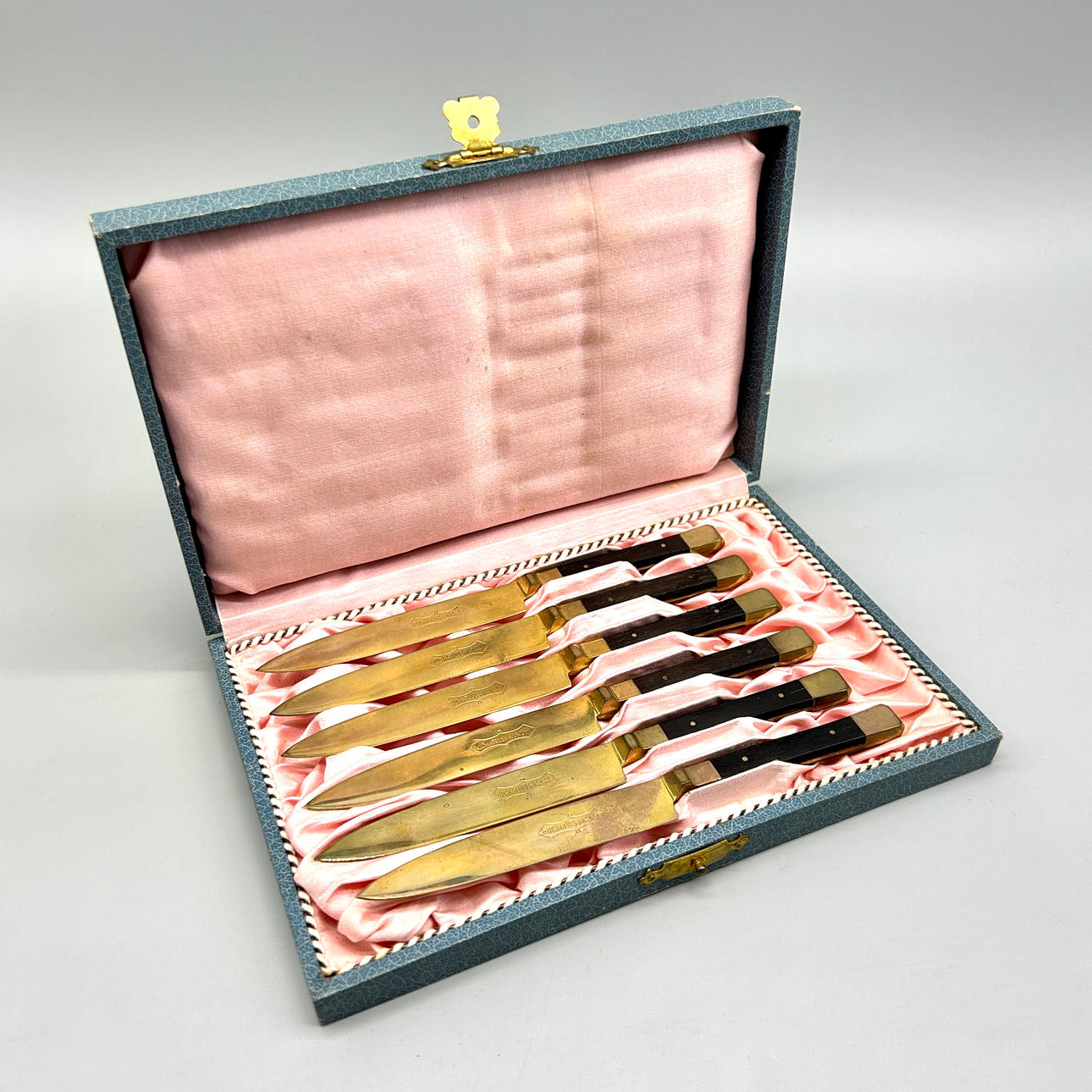 JUEGO DE 6 CUCHILLOS DE BRONCE UCHATIUS.