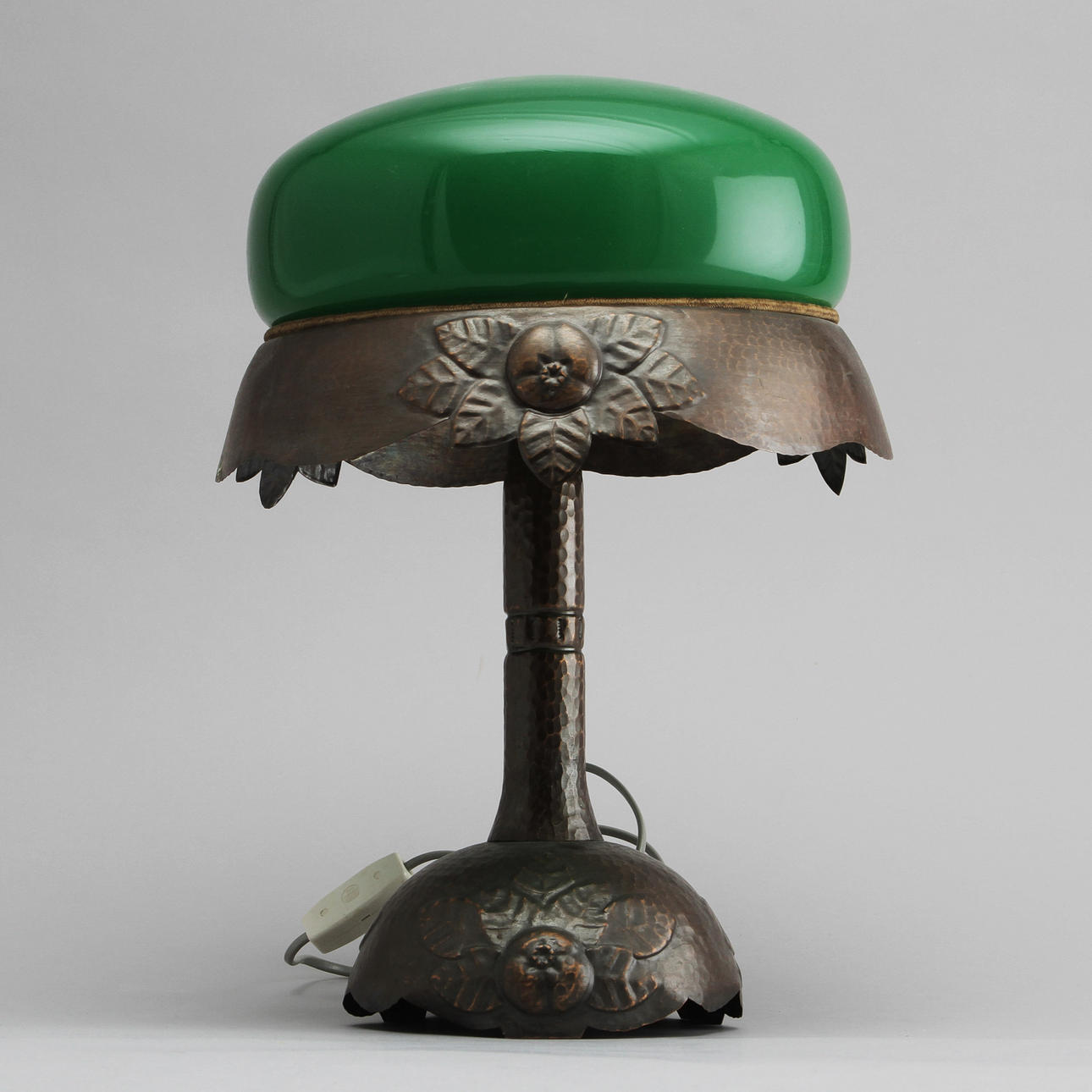 BORDSLAMPA, jugend, 1900-tal.