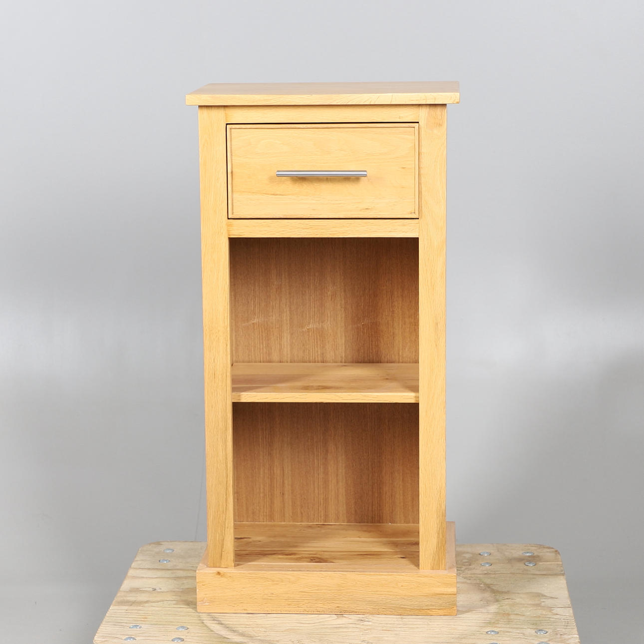 MODERNI VAALEA TAMMIHYLLY.