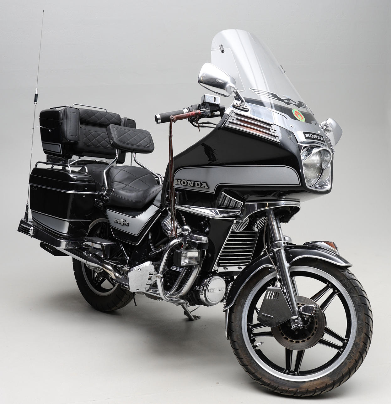 MOTORCYKEL Honda GL 500 D (Silwerwing) 1982.