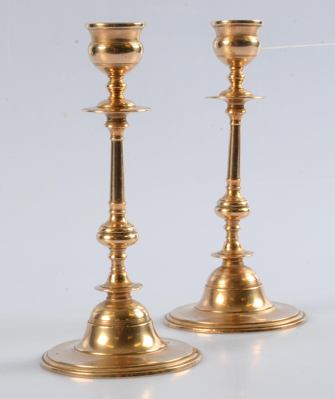 LJUSSTAKAR, MÄSSING, 1-par, 1800-talets senare hälft.