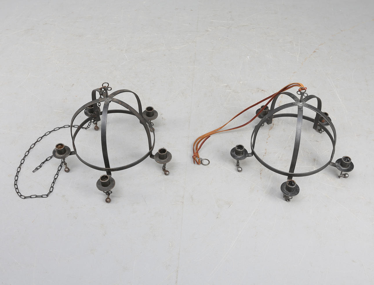 LJUSKRONOR, 2 st, smide, Bertil Vallien, Boda.