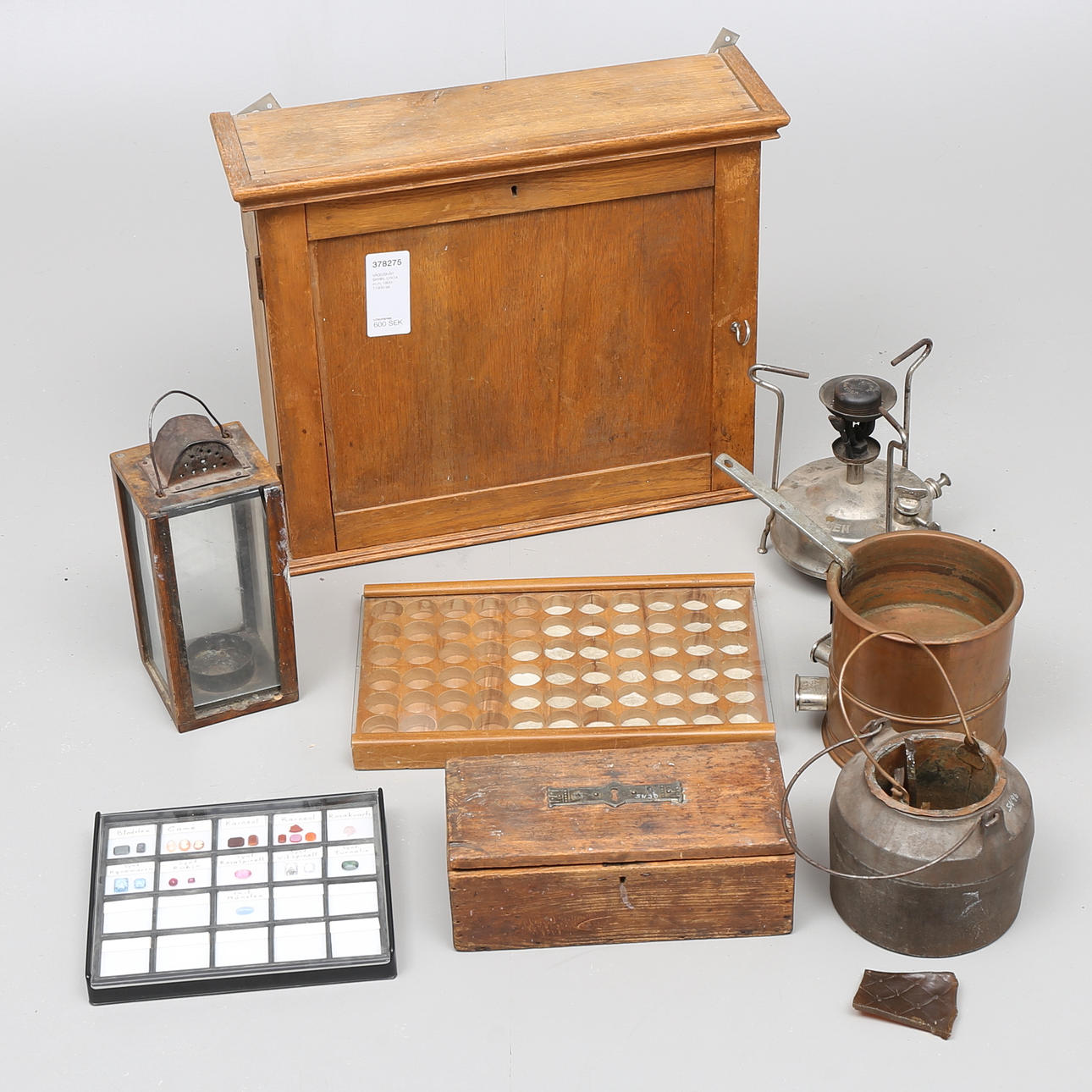 VÄGGSKÅP, SKRIN, LYKTA m.m, 1800/1900-tal.