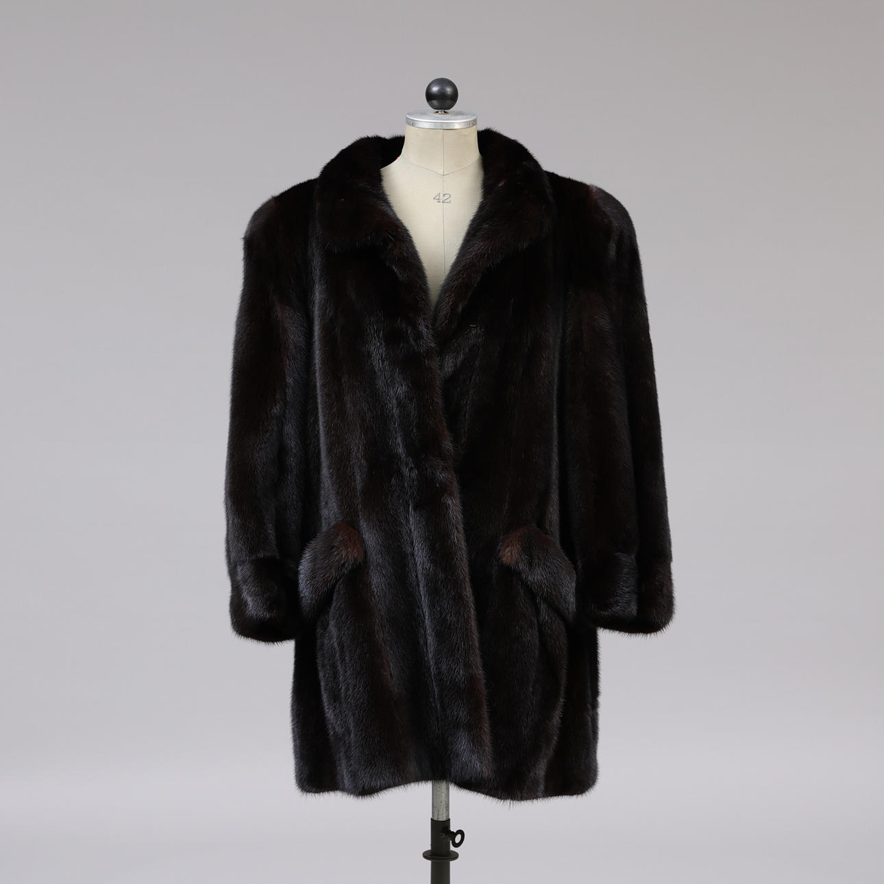 MINKPÄLS, kort modell, Saga Mink.