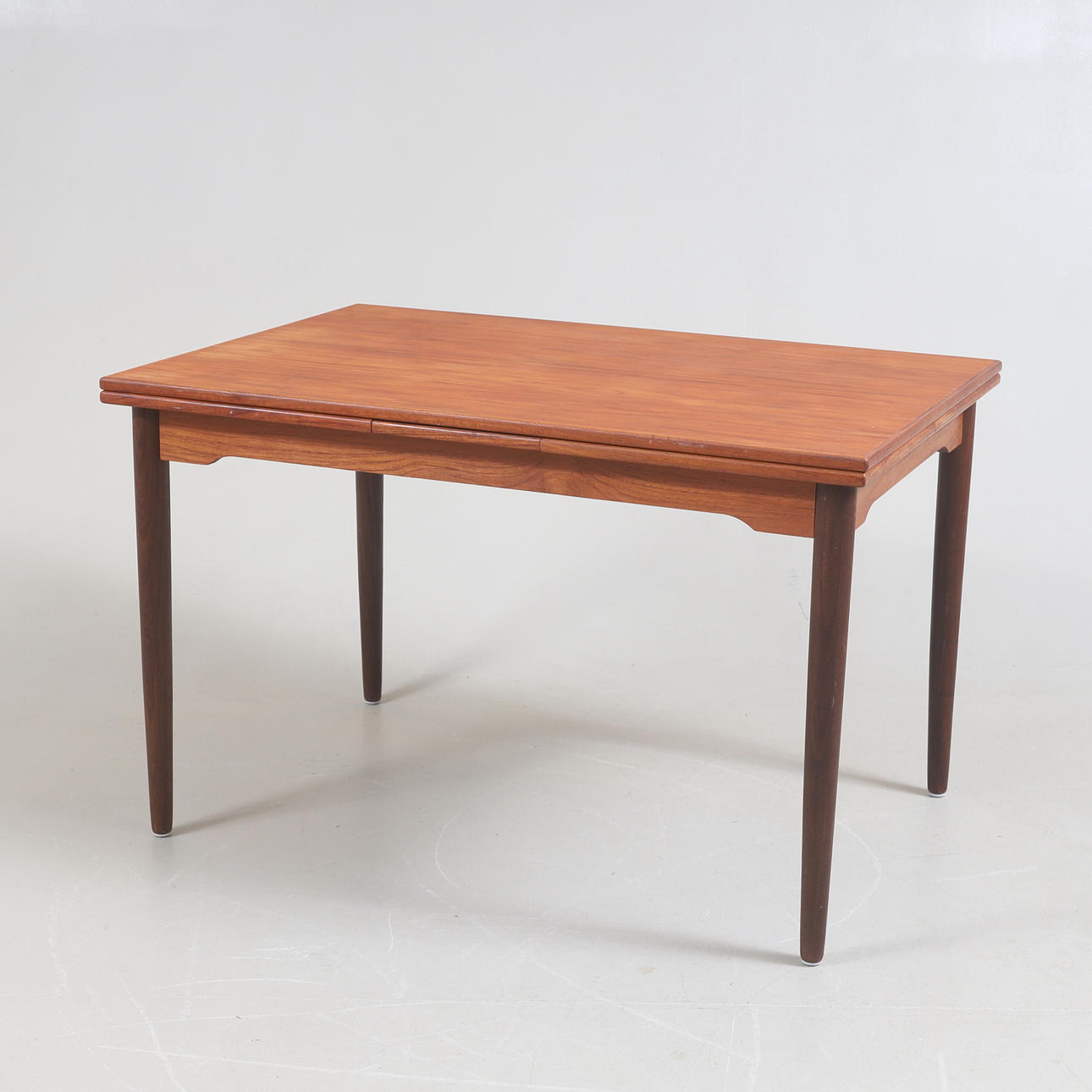 RUOKAPÖYTÄ, tiik, Danmark, 1960-tal.