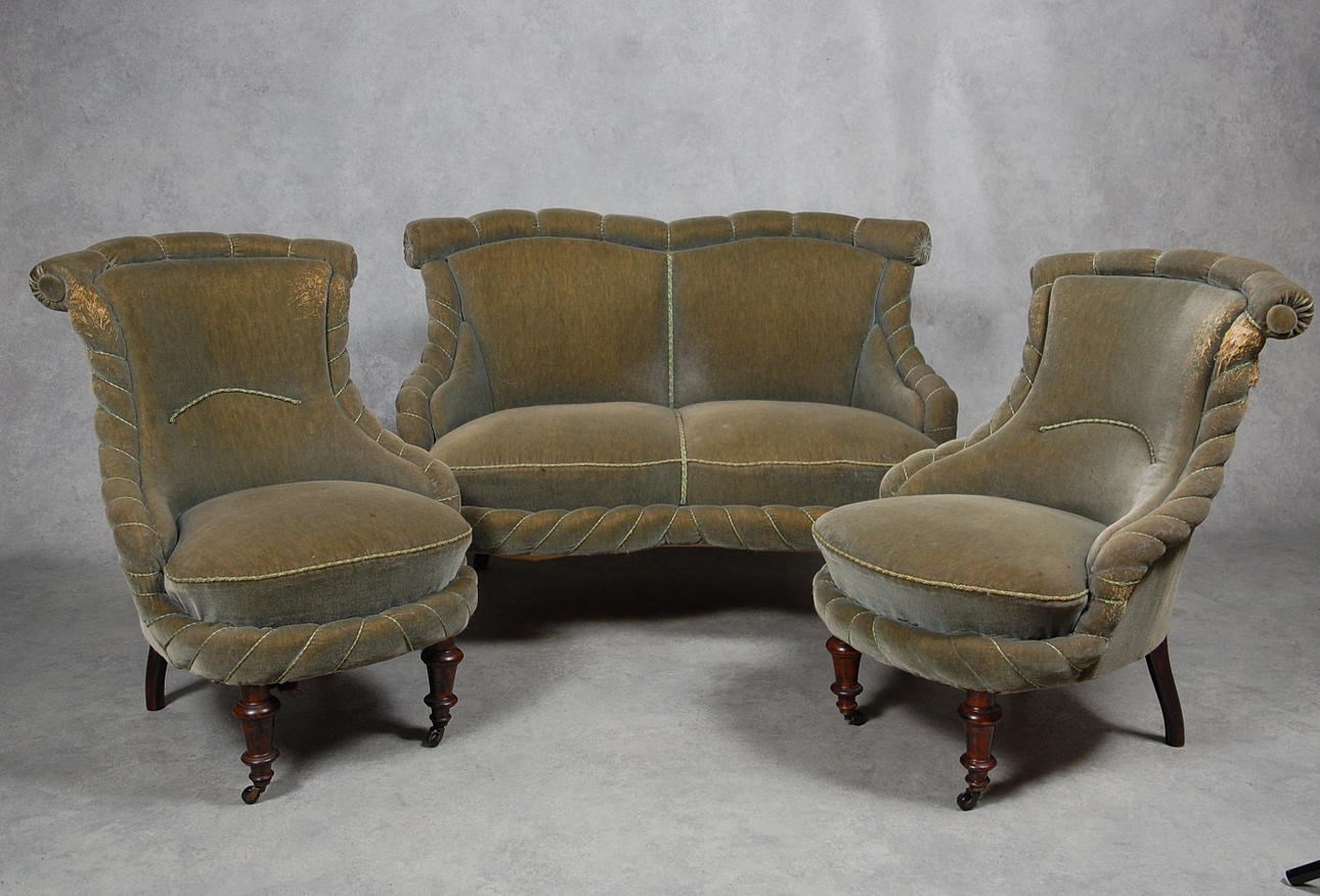 EMMAMÖBLEMANG, s.k Tapetserarstil, 3 delar, 1800-tal.