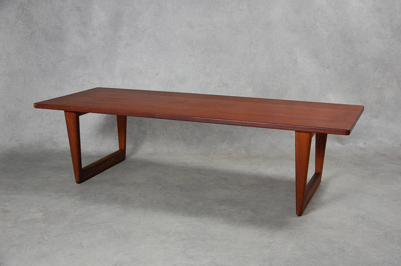 BÖRGE MOGENSEN. Soffbord, stämplad Frederica Stolefabrik.