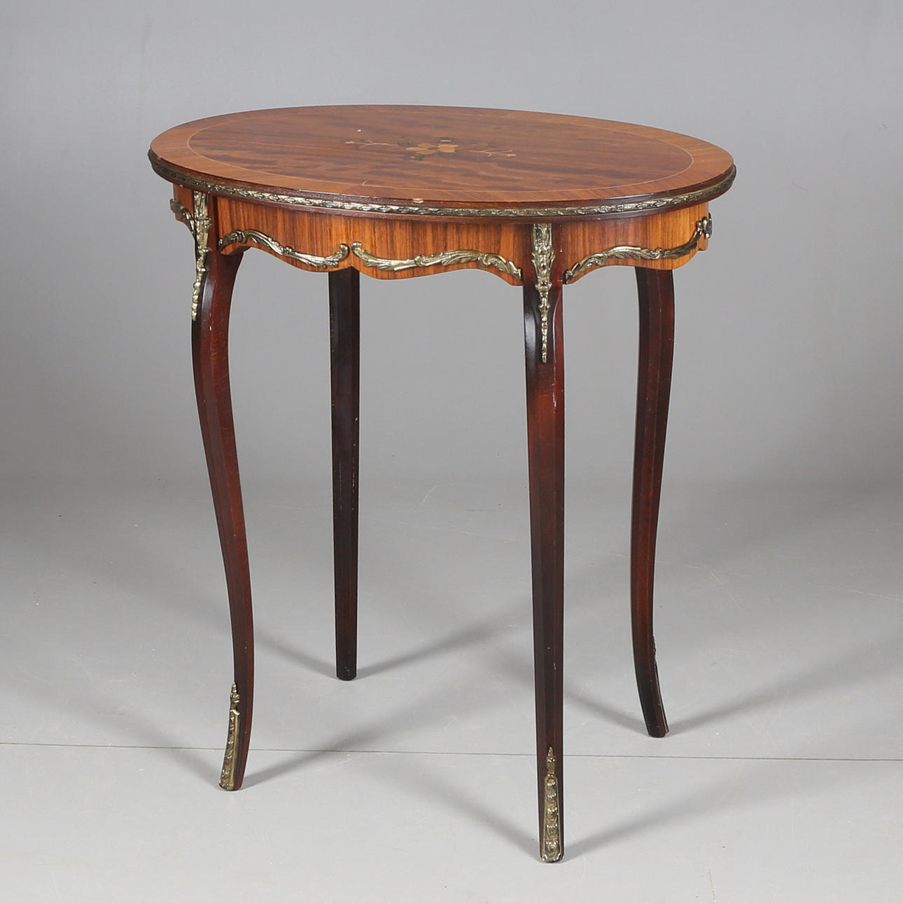 BORD, nyrokoko-stil, 1900-tal.