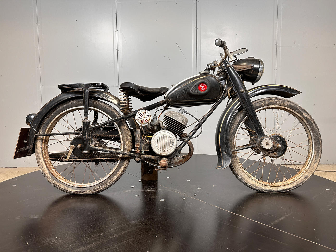 ADLER, modelo 100, 1954.