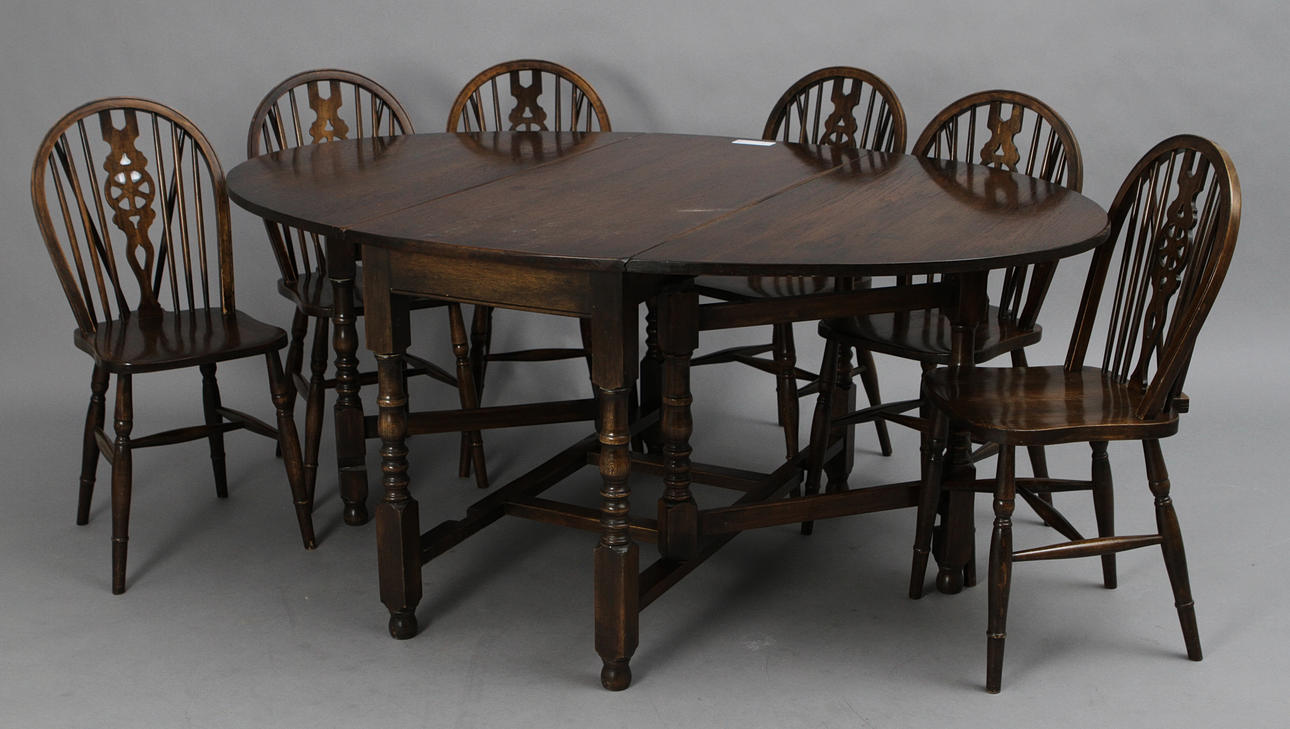 MATGRUPP, 9 delar, Windsor-stil. 1900-tal.