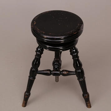 PIANOPALL, trä, svart, järnspiral.