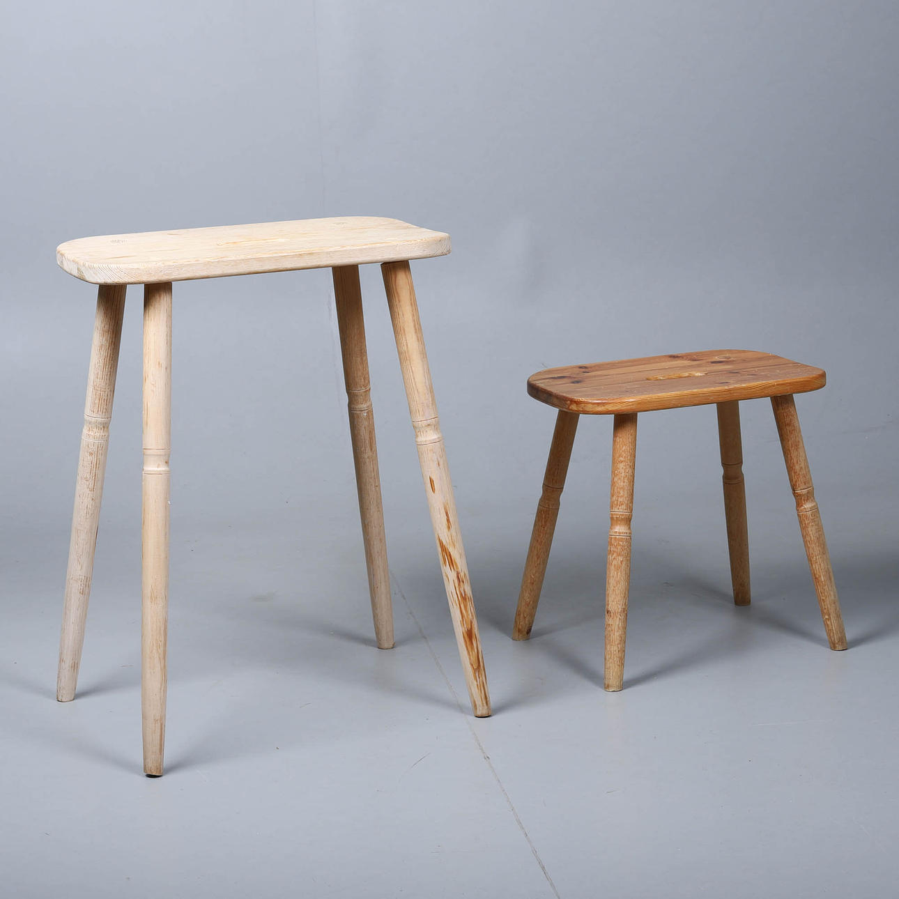 FOUR-LEGGED STOOL, TWO PIECES, PINE, MARKED IE ON THE UNDERSIDE.
