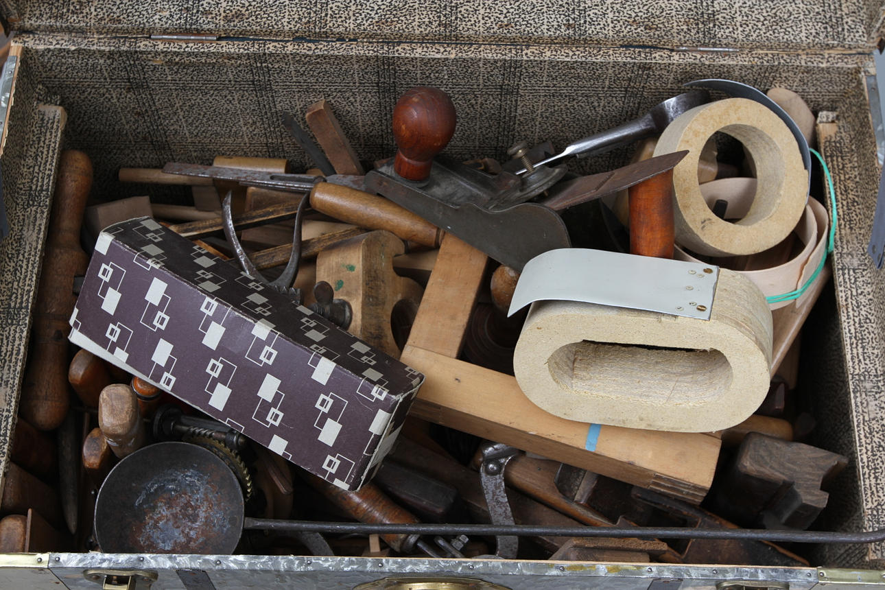 SNICKERIVERKTYG i amerikakoffert.