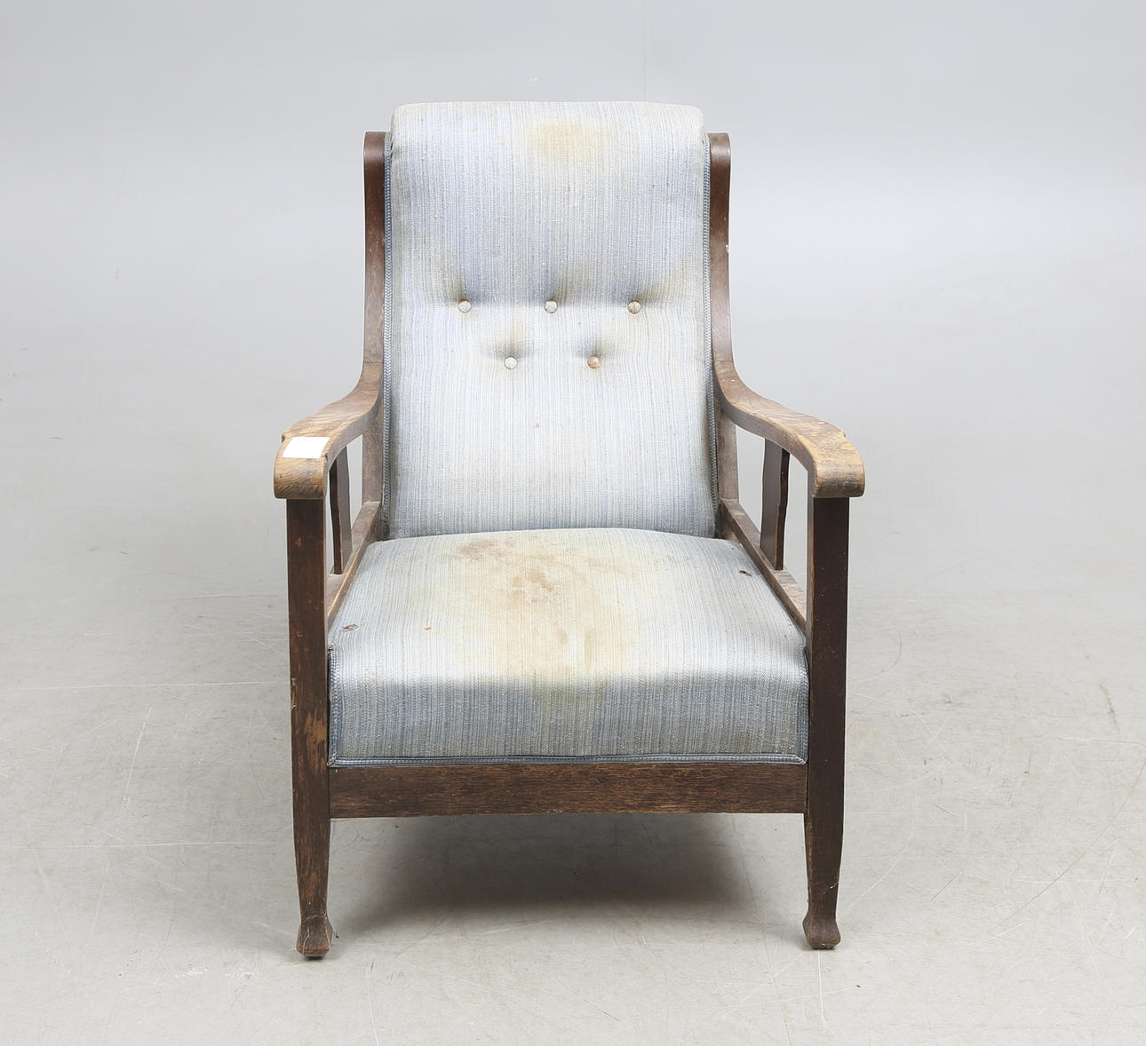 BALUSTARDFÅTÖLJ, tidigt 1900-tal.