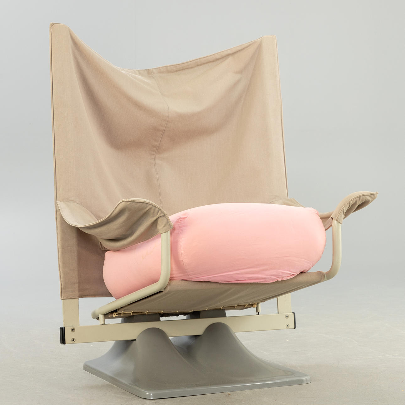 PAOLO DEGANELLO. AEO Sessel, Cassina.