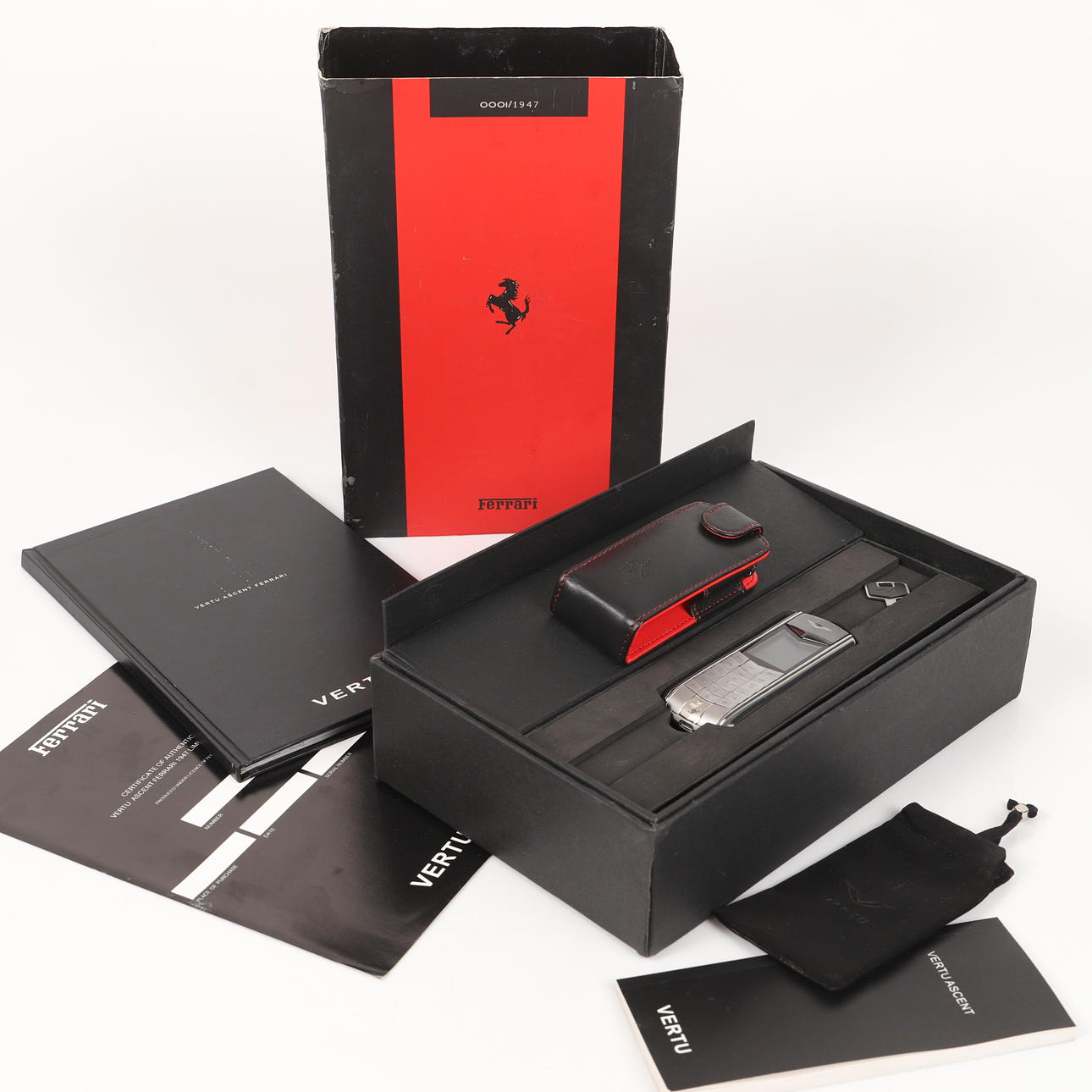 HANDY, „Vertu Ascent Ferrari 1947", Ferrari, 2007.