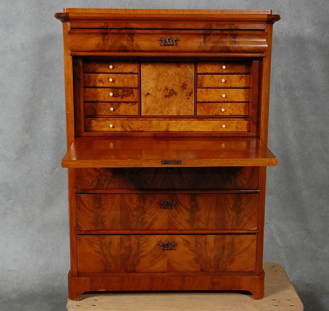 CHIFFONJE, 1800-talets senare del.