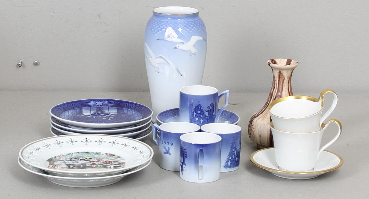 KERAMIKFÖREMÅL, 19 delar, Danmark, bl.a. Bing&Gröndahl och Royal Copenhagen.