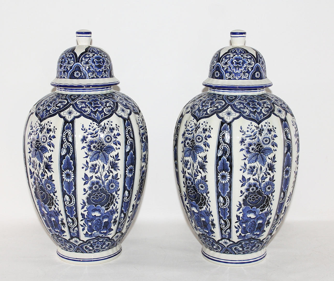 LOCKURNOR, paret, porslin, Delft.