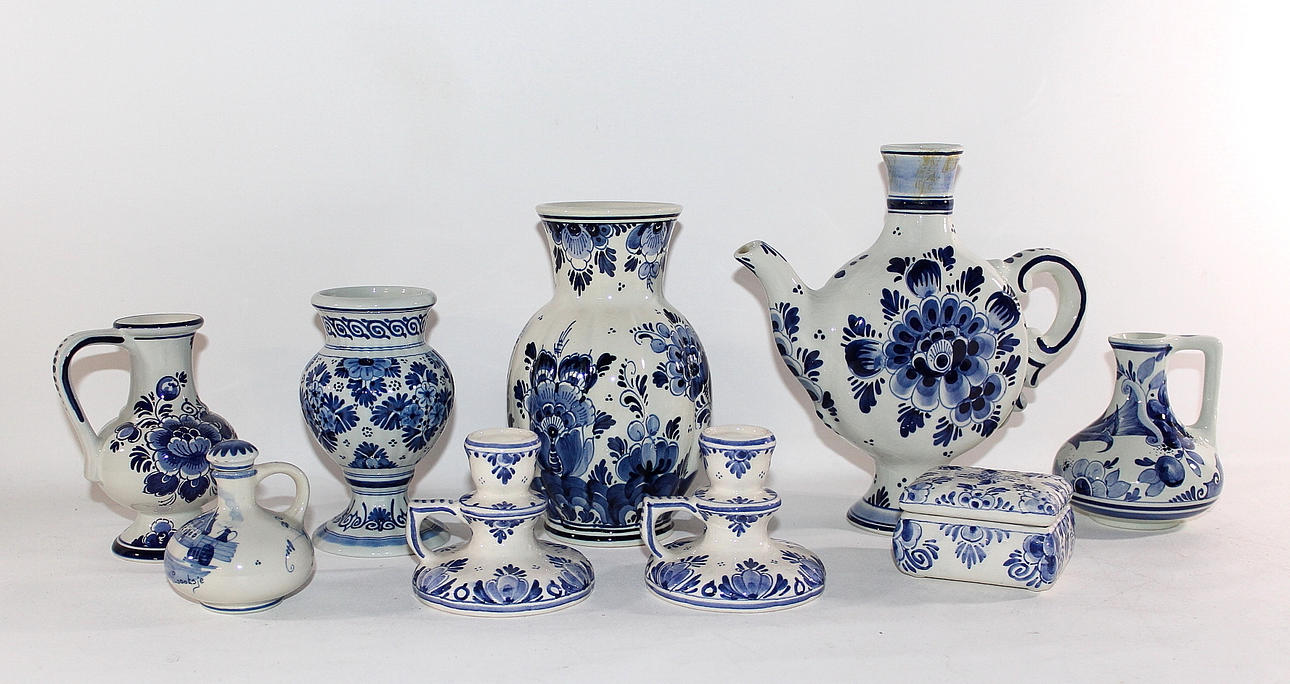 A Collection, 9 parts, porcelain, Delft.