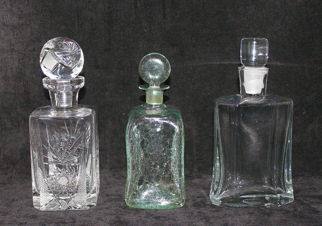 KARAFF 3 st, glas, bl.a en Skansenglas Ture Berglund.