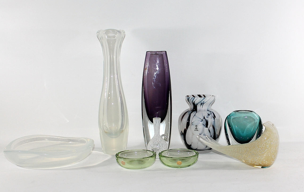 GLASFÖREMÅL, 7 delar, bl.a vas och skål Sven Palmqvist.