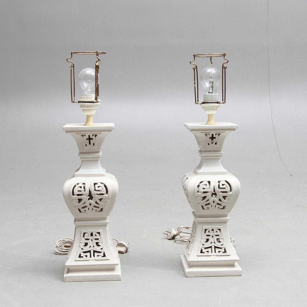 BORDSLAMPOR, 1 par, keramik, Italien, 1900-talets andra hälft.