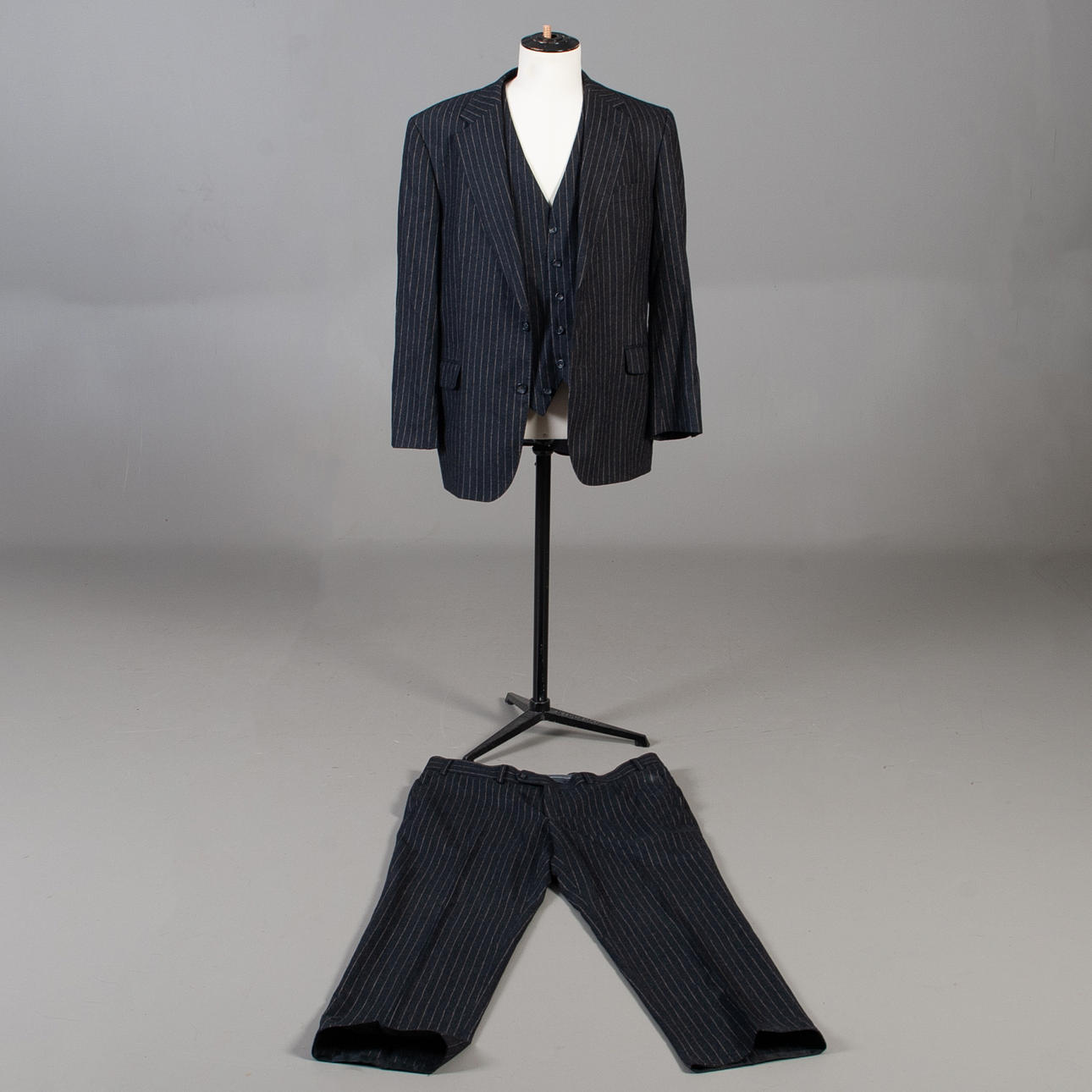 KOSTYM OSCAR JACOBSON. 3 delar, ull.