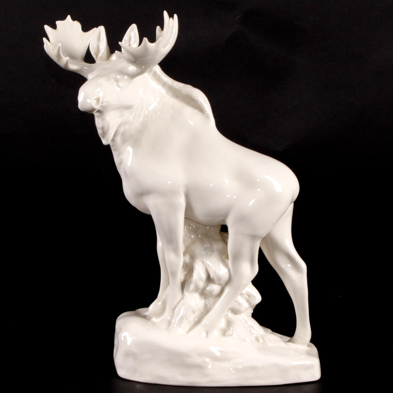 FIGURIN, porslin, älg, Lomonosov, Ryssland, 1900-tal.