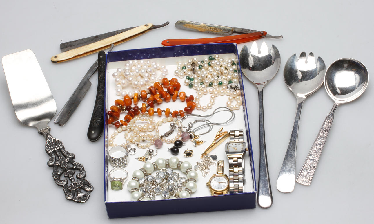 SMYCKEN och ARMBANDSUR mm, 1900-tal.